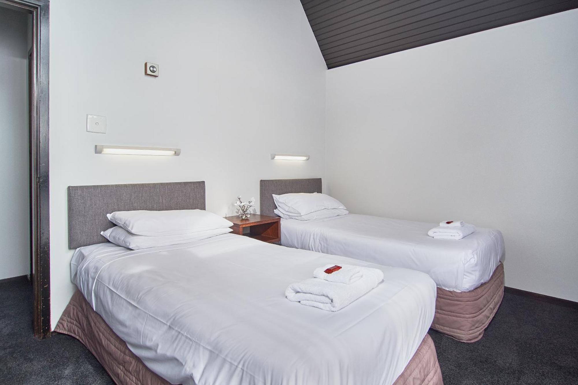 Hotel Carlton Mill Крайстчерч Екстер'єр фото